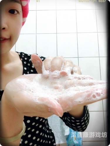 吸你嫩乳,插你骚屄吸嫩乳、插骚屄，网络上的不雅行为与道德界限
