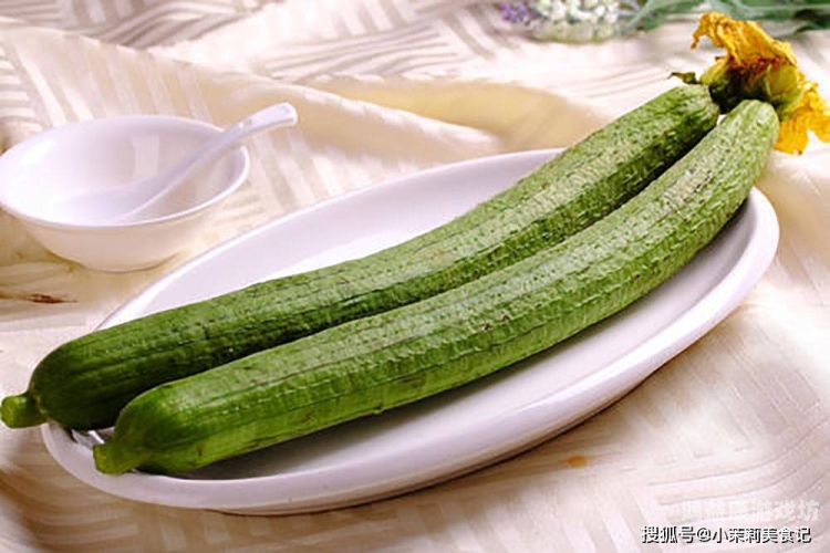 草莓香蕉榴莲丝瓜十八岁可以吃吗草莓香蕉榴莲丝瓜，十八岁可以吃吗？全面解析青少年饮食健康