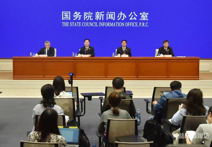 揭秘久久新闻资讯，深度解析角色设定与内容呈现